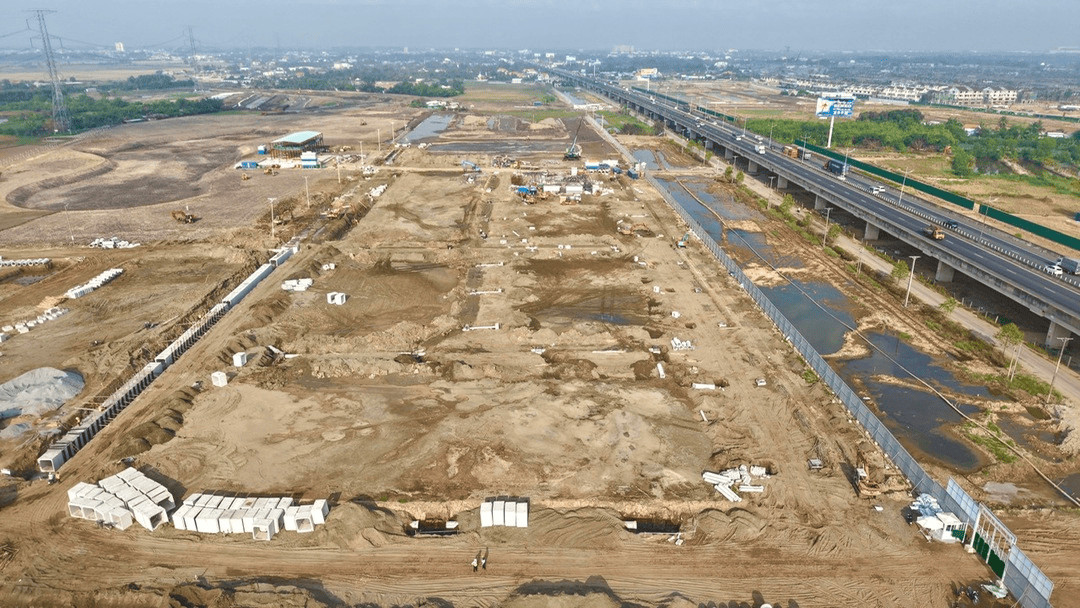 Toàn cảnh đại công trường Thanh Phú Centre Point nằm bám sát trục giao thông huyết mạch