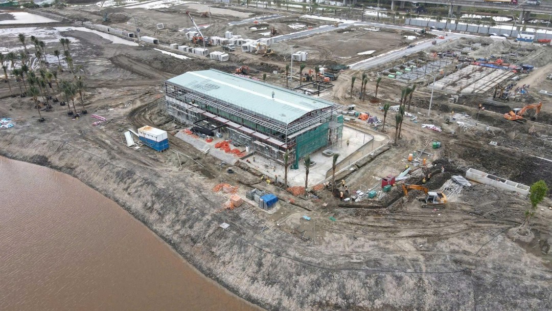 Trồng rặng cọ lớn nhiệt đới ven hồ tại dự án Thanh Phú Centre Point
