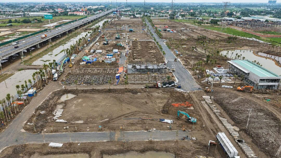 Tiến độ xây dựng khu nhà điều hành và Clubhouse dự án Thanh Phú Centre Point